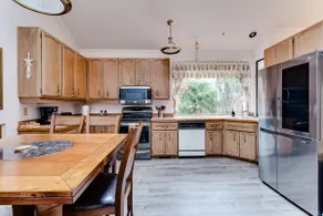 Spacious Serenity - Sleep Up To 12 in South Eugene - Image 3