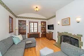 The Tudor Cottage - Historic 3 Bedroom Home - Image 3