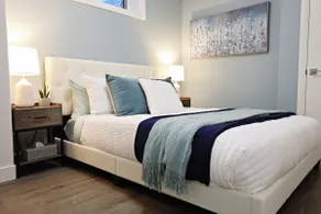 Queen Suite 20 Min from YEG Airport with Disney+ - Image 3