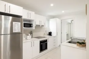 Clean 1 Bdr Apt w/ AC | Covered Parking | 439AF1 - Image 4