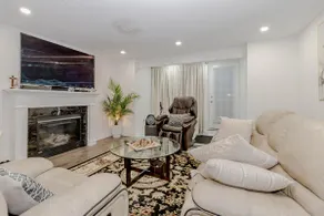 Luxury Basement Apartment in Oakville Monthly stays only - Image 5
