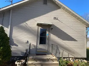 1 bd Bungalow by the Midland Mall - Image 5