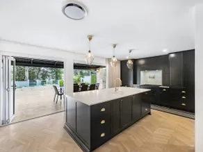 Riverfront Oasis Spacious 5BR Luxury w 10m Pool - Image 4