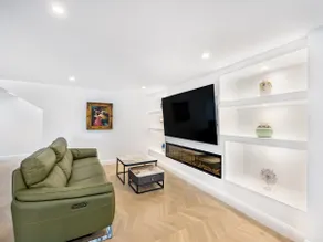 Riverfront Oasis Spacious 5BR Luxury w 10m Pool - Image 3