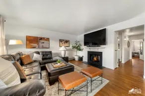 Cute and Cozy Downtown Apartment (2) - Image 3