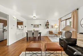 Cute and Cozy Downtown Apartment (2) - Image 2