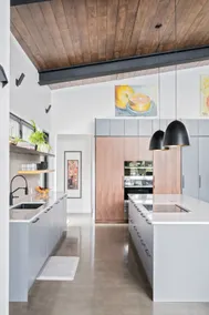 Modern Waterfront Retreat - Image 5