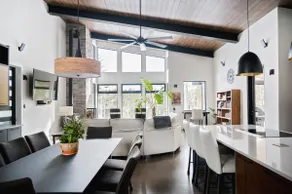 Modern Waterfront Retreat - Image 5
