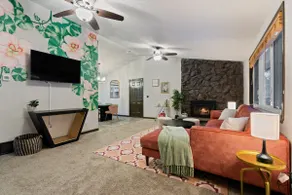4bd 3ba Big Pool Movie RM, Mini Golf 20min airprt+ - Image 3