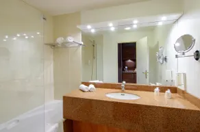 Suite on the outskirts of Bordeaux - Image 3