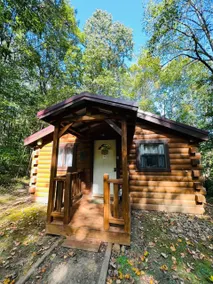 Hummingbird Haven Getaway Cabins - Image 4