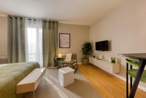 Chic Grand Studio/ Close to Paris - Image 2