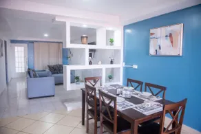 Spacious Family House Airport - Image 3