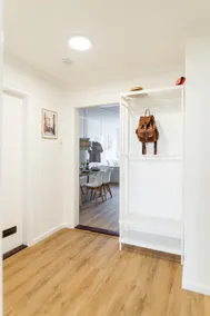 WOB Downtown • Sleeps 5 • Parking • Bright - Image 4