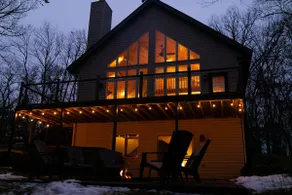 NEW Spacious Goose Lake Chalet+Hot Tub - Image 4