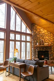 NEW Spacious Goose Lake Chalet+Hot Tub - Image 2