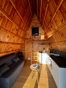 Ardennes Hut - Image 5