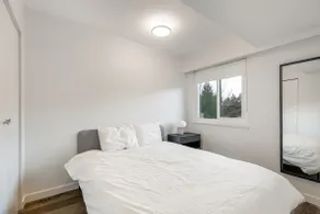 Central Van 1BR Suite w/ Balcony in Mount Pleasant - Image 2