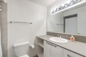 Central Van 1BR Suite w/ Balcony in Mount Pleasant - Image 4