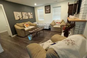 2BR Private Suite w/ Parking, 30 mins to Vancouver - Image 5