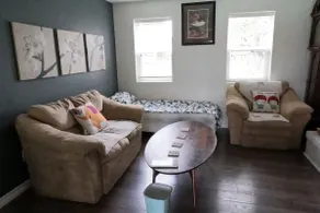 2BR Private Suite w/ Parking, 30 mins to Vancouver - Image 4