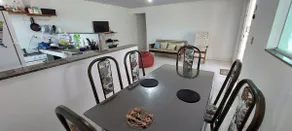 Tropical retreat with pool and close to the city center - Image 4