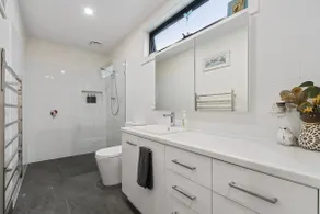 Joan's Beach Cottage - Image 4