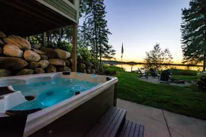 Gorgeous Family Friendly Lake Home with Hot Tub - Image 2