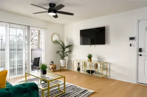 Emerald Retreat - Central & Stylish - 2 BR/2 BA - Image 2
