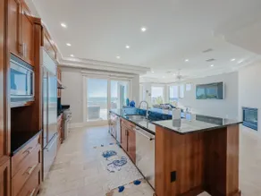Lux Madeira Beachfront Home - Image 5