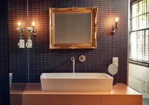 56. Riverside House ~ Bath tub ~ Monument - Image 3