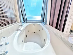AC Bliss: SkyView Modern Penthouse - Image 5