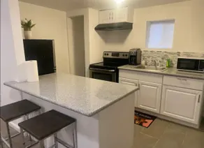 MV- private entrance suite own kitchen and bathroo - Image 3
