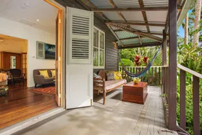 Coco's Cottage in the Byron Bay Hinterland - Image 2