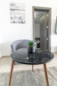 Luxurious Beach Apartment - Image 2