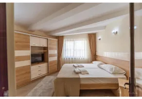 Luxury Apartment - Image 5