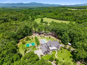 Views, Pool, Sport Court, Gym, Sauna, Petting Zoo - Image 1