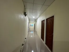 Private guest room near airport - Image 4
