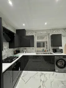 Luxury Travis House - Image 5