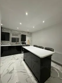 Luxury Travis House - Image 4