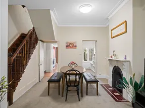 4BR House w Garage near ICC & Darling Harbour - Image 4