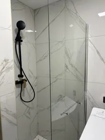 Newly renovated cosy apartment near scenic river - Image 4