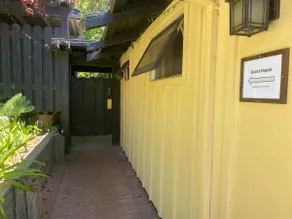 Maison d'hôtes à Sunny Carmel Valley. - Image 2