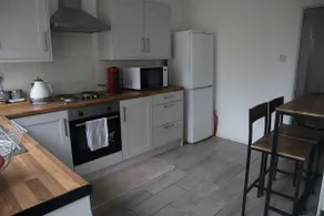 Charming 3Bed Home in High Barnet - Image 4