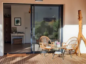 Charming studio with large terrace - Image 3