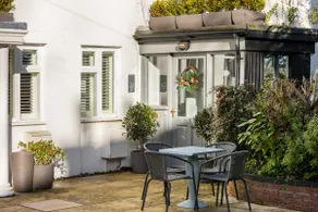 Fabulous ground floor apartment. - Image 4