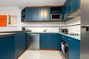 Vibrant 2BR Apt | 500m to Manuka/Kingston! - Image 5