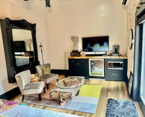 The Royal Flat - Image 2