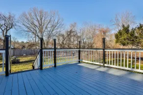 Great for Families Modern Farmhouse Near Shopping - Image 4