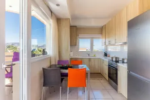 Spacious And Modern Apartment - Image 4